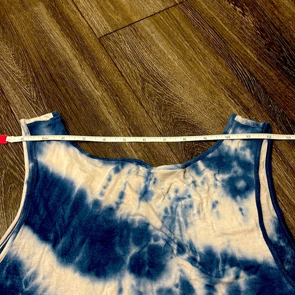 Feiersi blue and white tie-dye criss-cross cut out tank top size medium - Picture 5 of 8